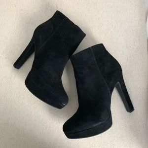 Gianni Bini NWOT Black Suede Side-Zip Booties